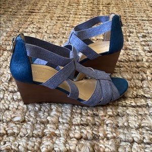 NWOT Nurture Wedge Size 7